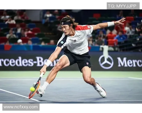 耐力与技巧的较量上海网球队如何在网球赛场上突破极限 耐力与技巧的较量上海网球队如何在网球赛场上突破极限