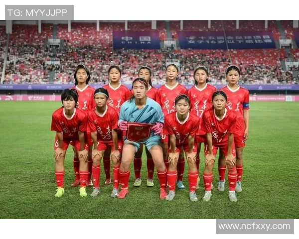 赛后分析广州足球队与上海足球队的战术对决与表现评估 赛后分析广州足球队与上海足球队的战术对决与表现评估