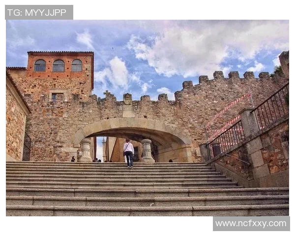 探索埃斯特旺的魅力与历史：一段不可错过的文化之旅