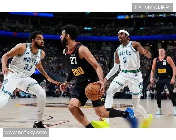 热火与勇士激战正酣10月18日NBA赛场火花四溅谁能笑到最后 热火与勇士激战正酣10月18日NBA赛场火花四溅谁能笑到最后